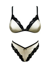 Load image into Gallery viewer, Silky Cloude knickers